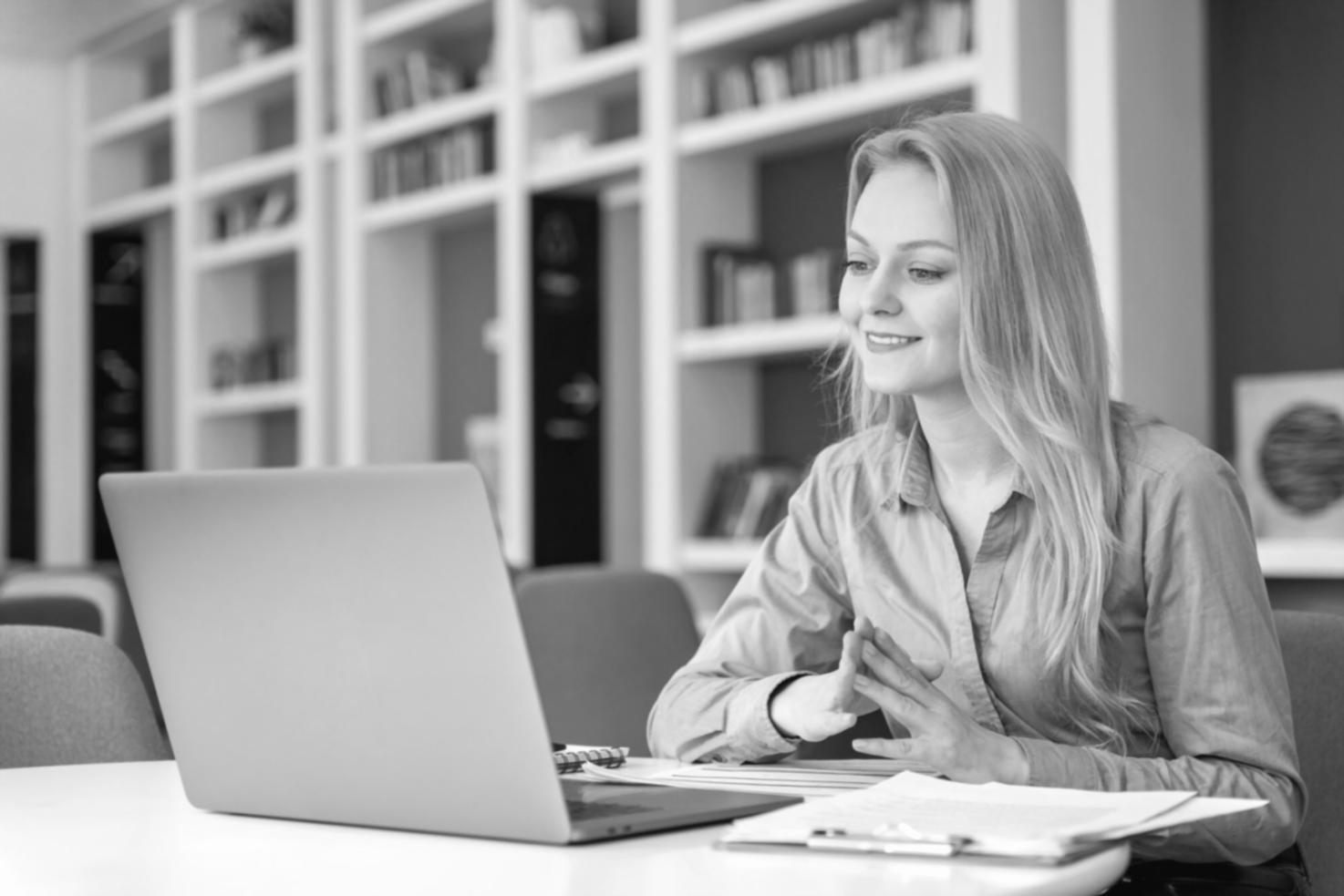 Análisis de portafolio de inversiones en computadora