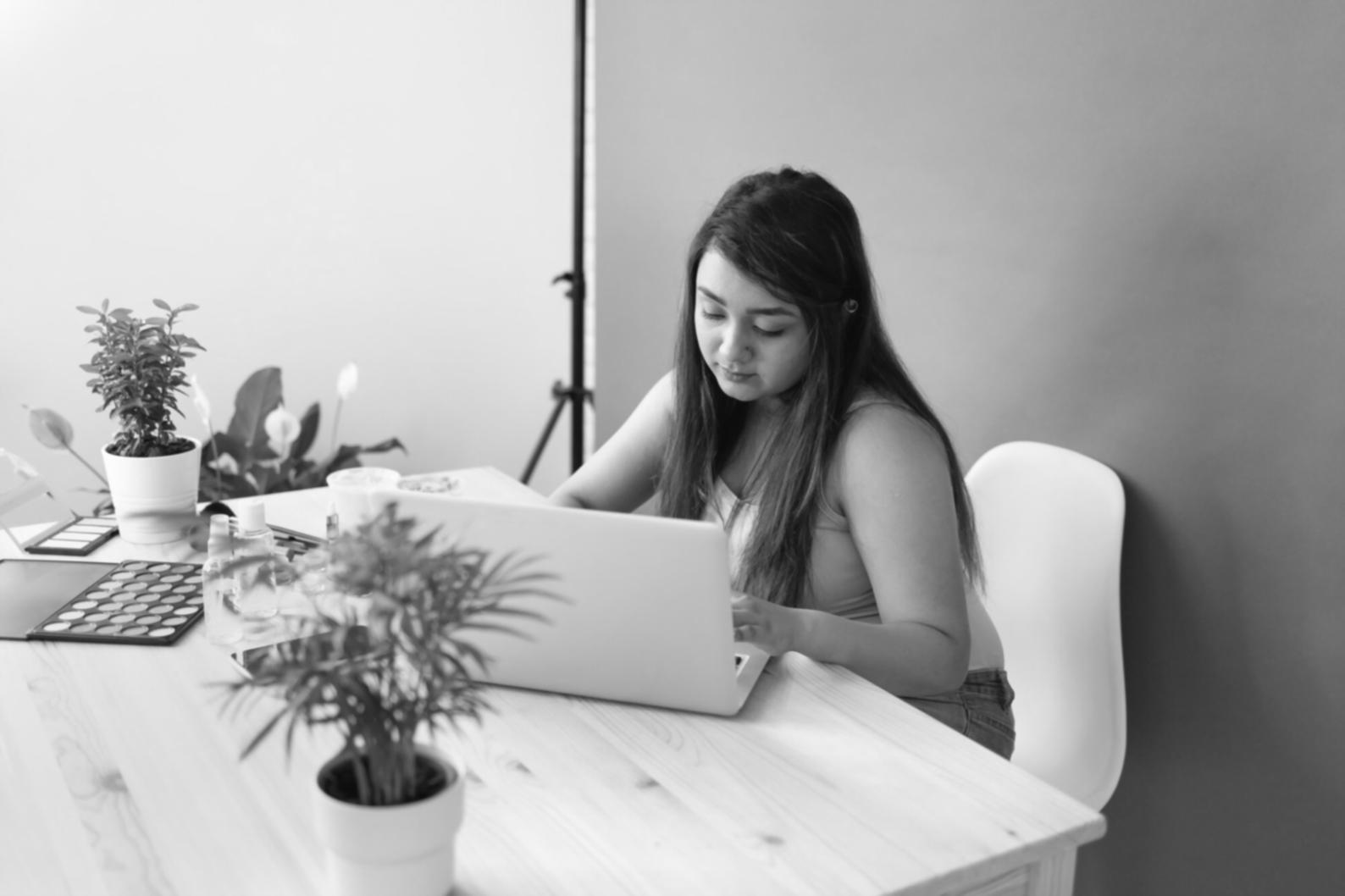 Profesionales de dionexarovial trabajando en estrategias de planificación financiera